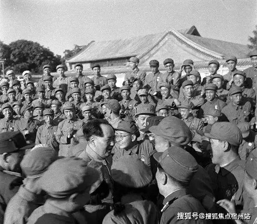 毛接見志願軍